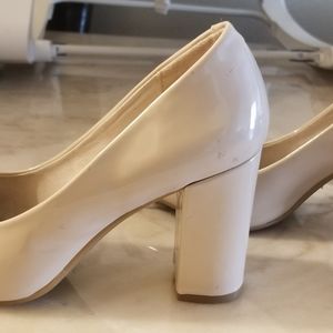 New size 6M women very beautiful shoes for any occ